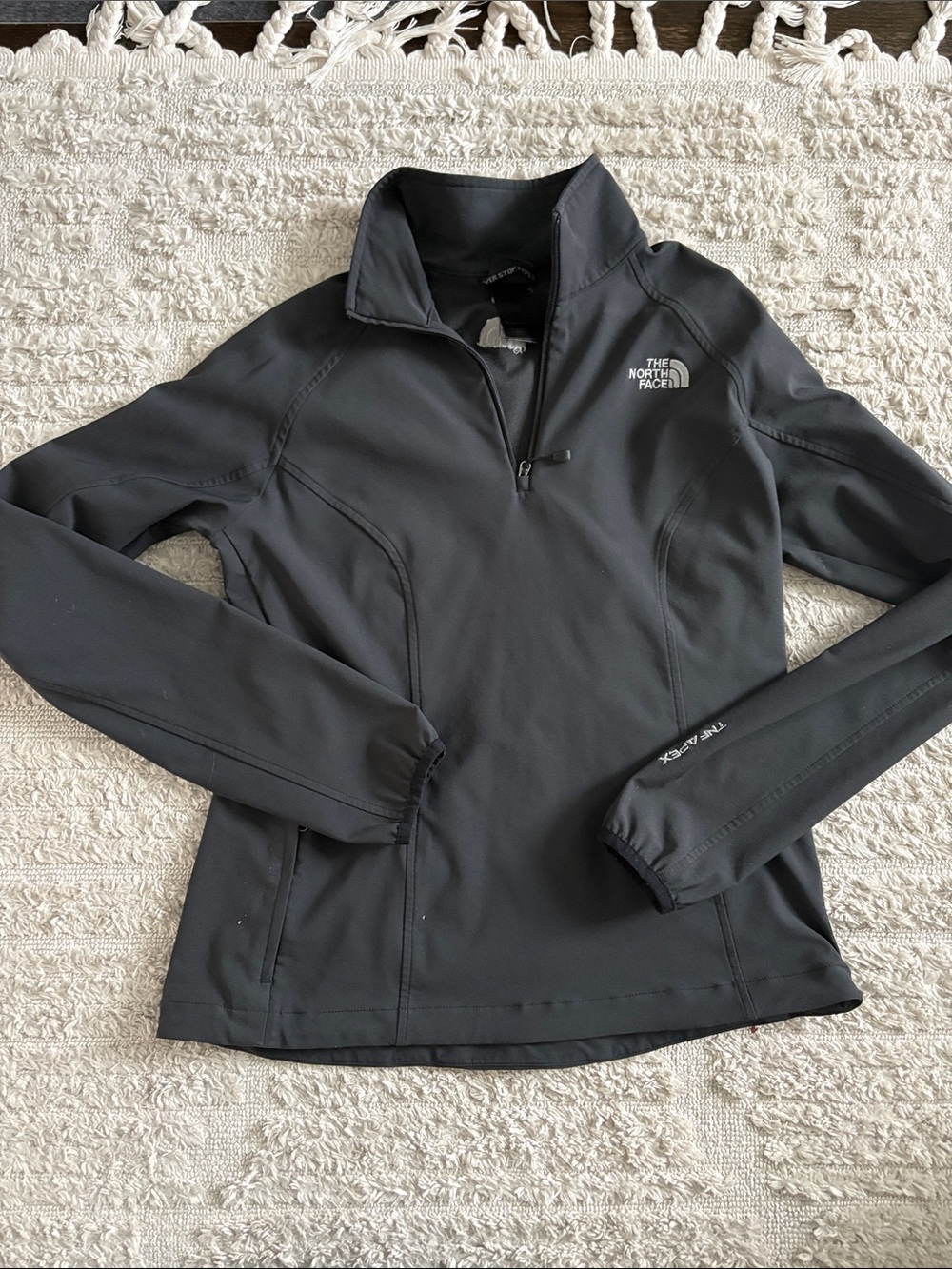 The North Face Women's Black Half-Zip Softshell Pullover
